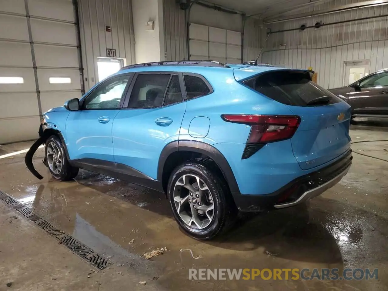 2 fotografías del automóvil dañado KL77LHEP8SC055451 CHEVROLET TRAX 2025