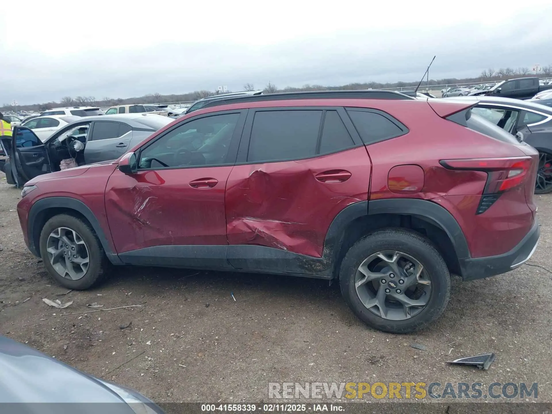 14 fotografías del automóvil dañado KL77LHEP8SC074582 CHEVROLET TRAX 2025