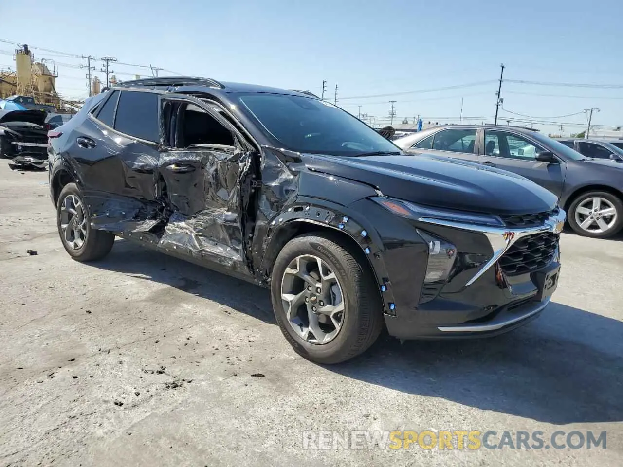 4 fotografías del automóvil dañado KL77LHEP8SC136370 CHEVROLET TRAX 2025