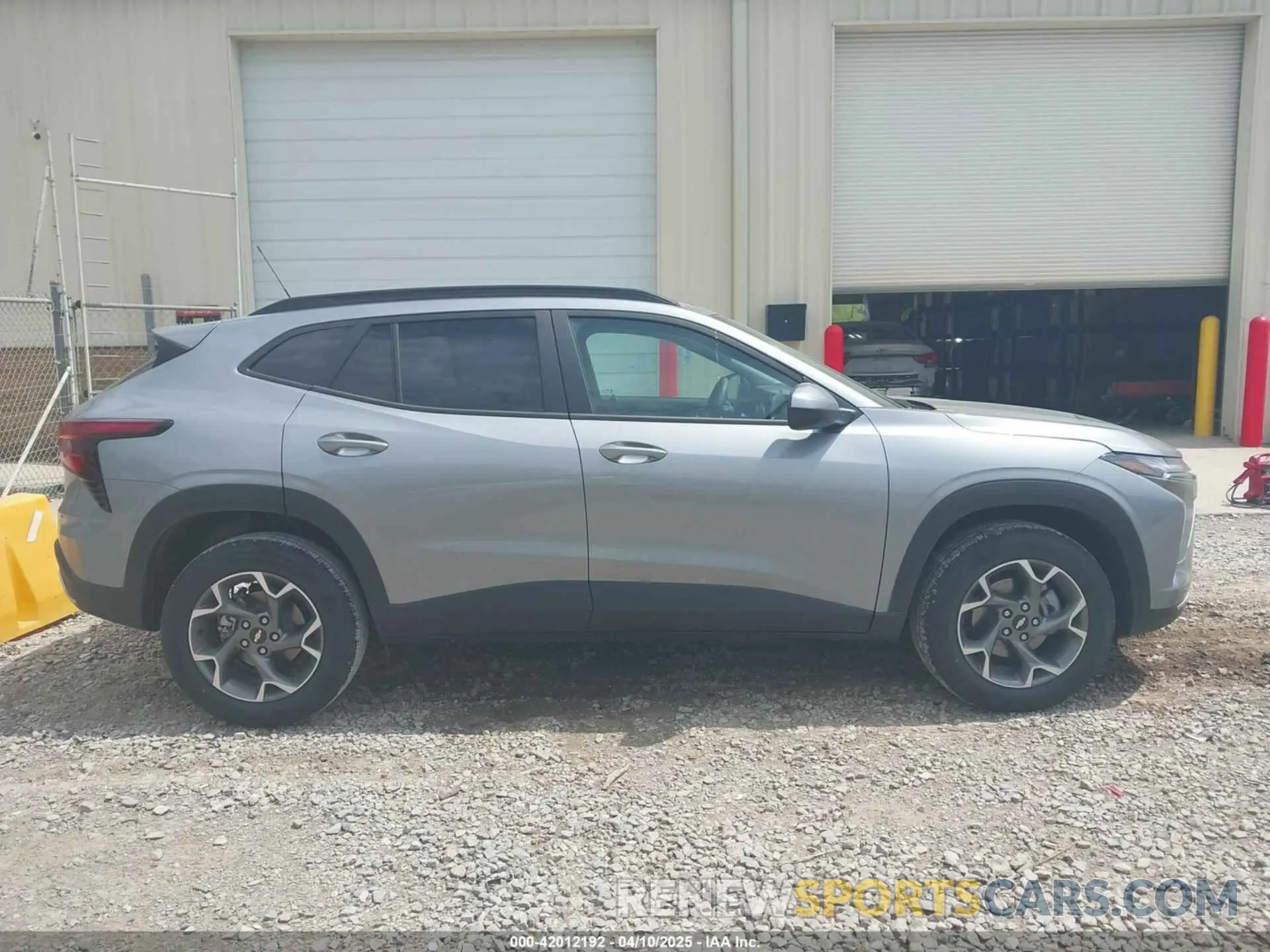 13 fotografías del automóvil dañado KL77LHEP8SC153816 CHEVROLET TRAX 2025
