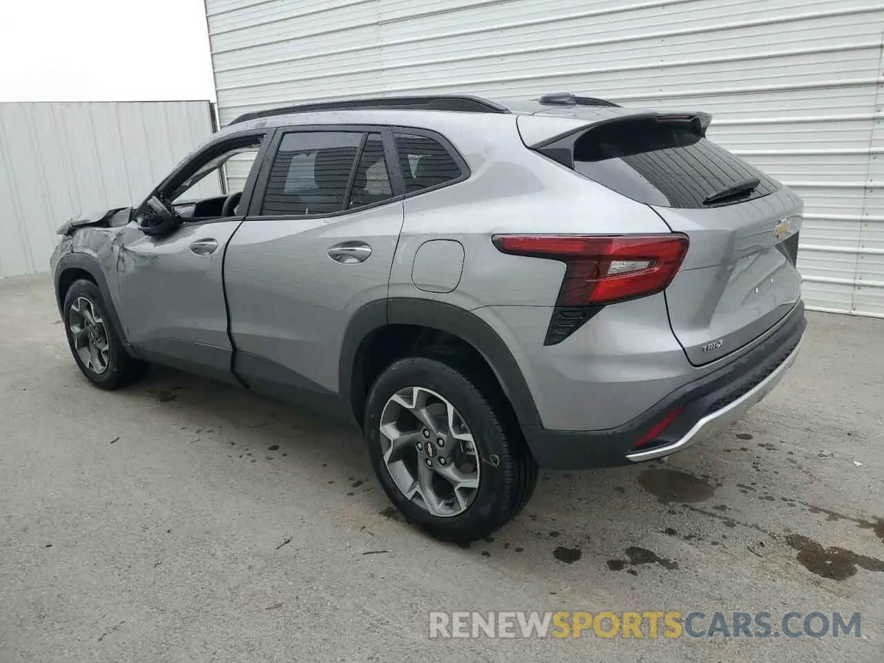 2 fotografías del automóvil dañado KL77LHEP8SC186461 CHEVROLET TRAX 2025
