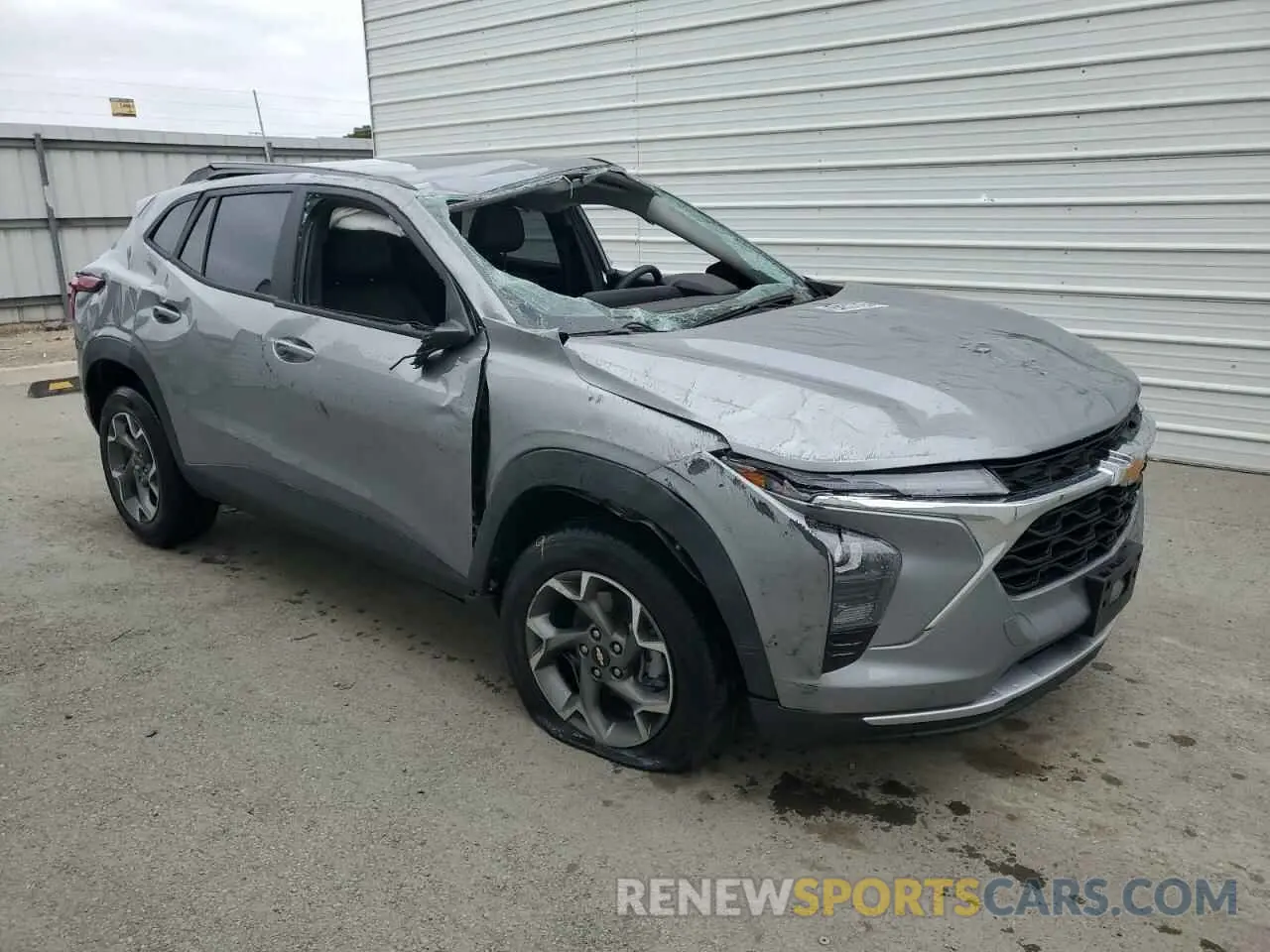 4 fotografías del automóvil dañado KL77LHEP8SC186461 CHEVROLET TRAX 2025