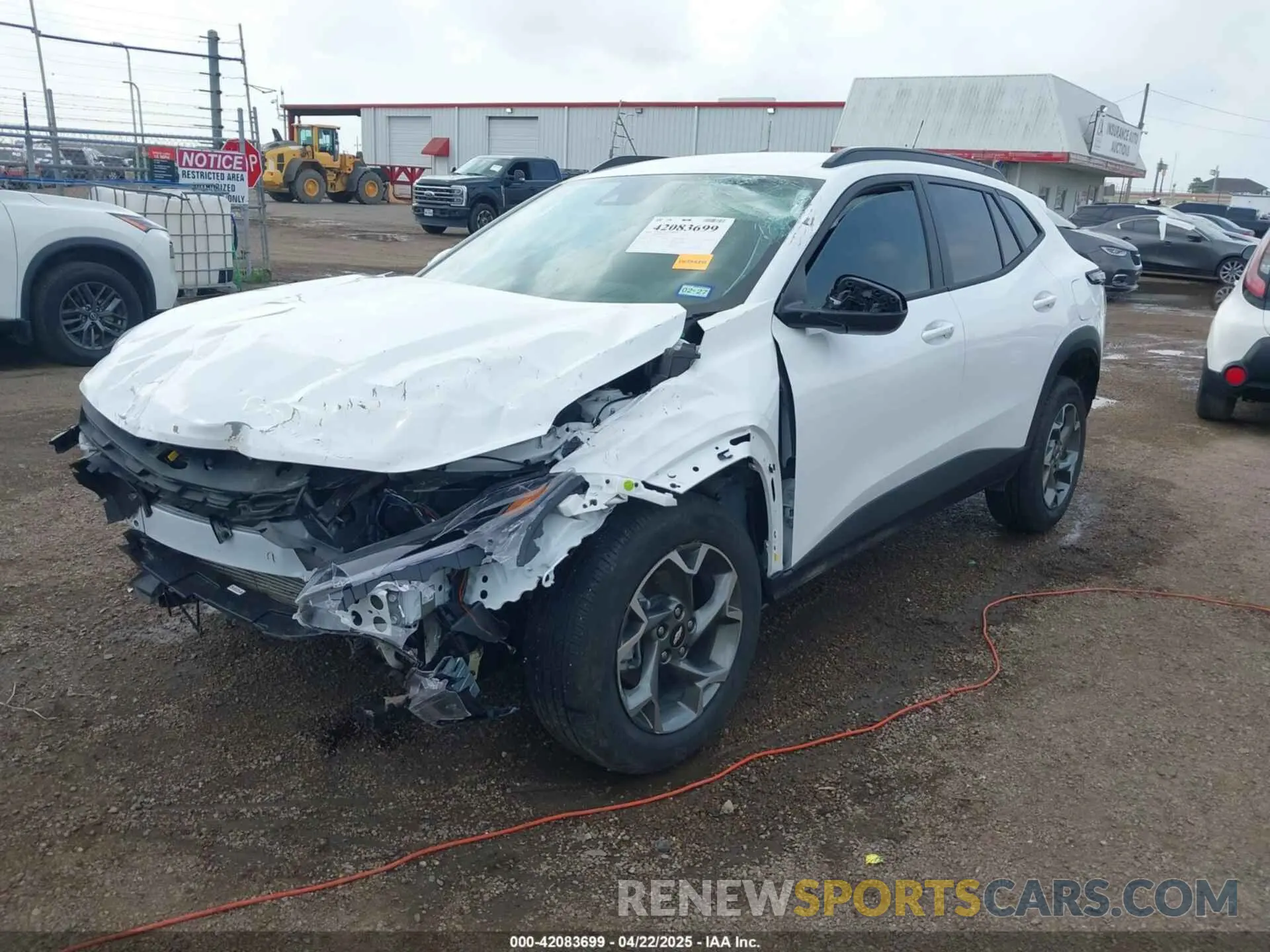 2 fotografías del automóvil dañado KL77LHEP8SC193121 CHEVROLET TRAX 2025