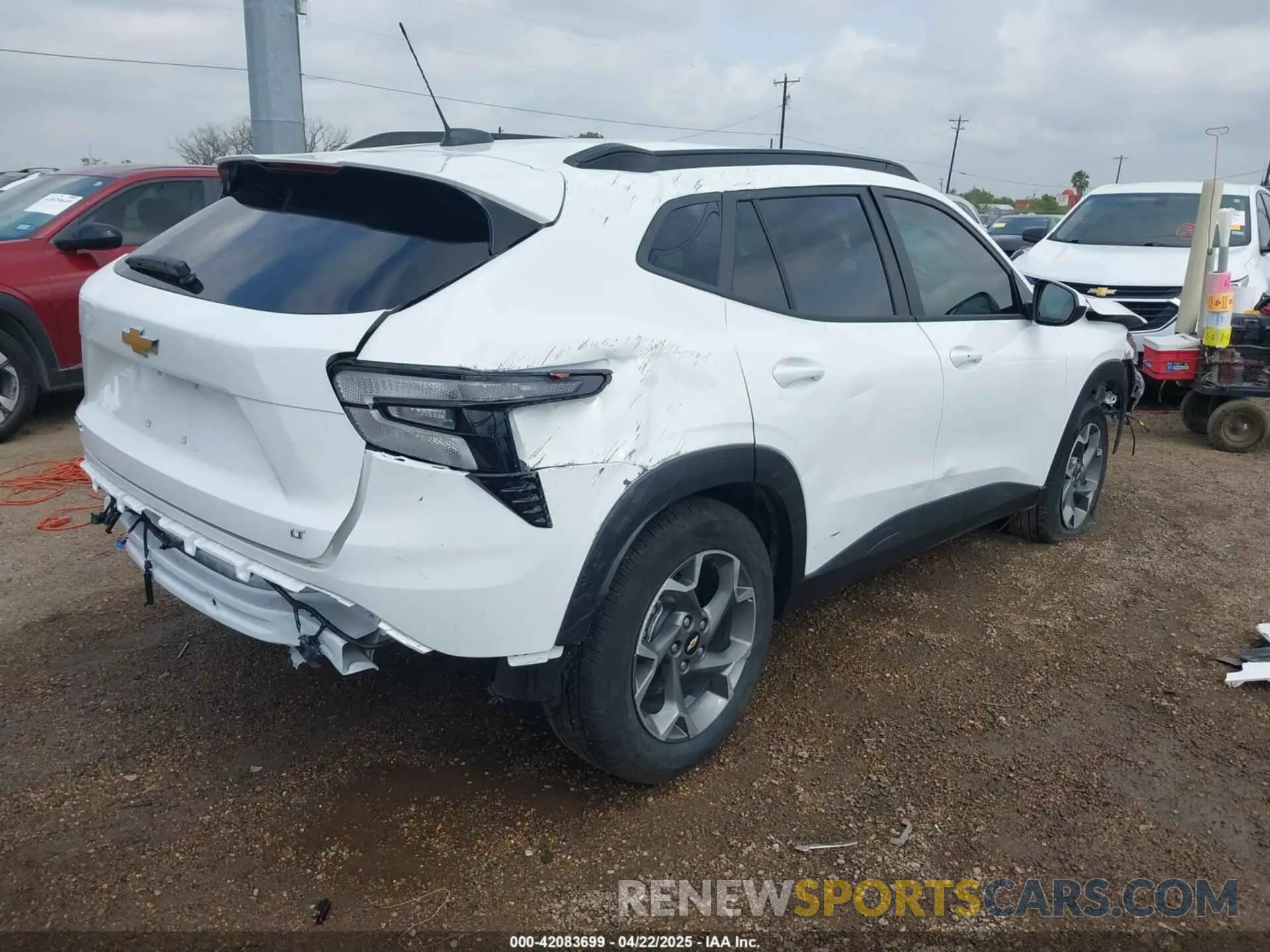 4 fotografías del automóvil dañado KL77LHEP8SC193121 CHEVROLET TRAX 2025