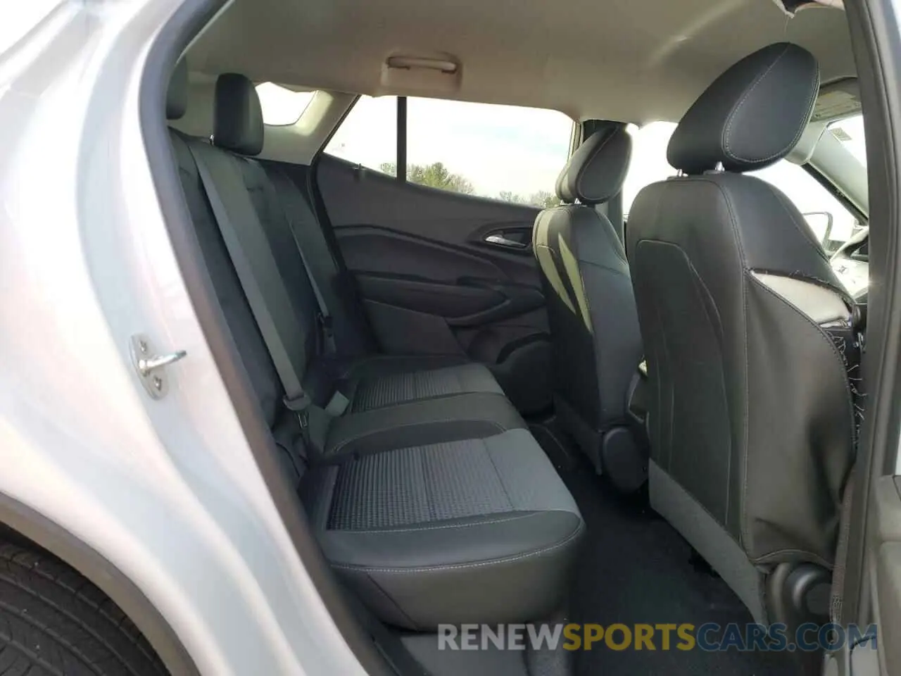 12 fotografías del automóvil dañado KL77LHEP9SC136880 CHEVROLET TRAX 2025