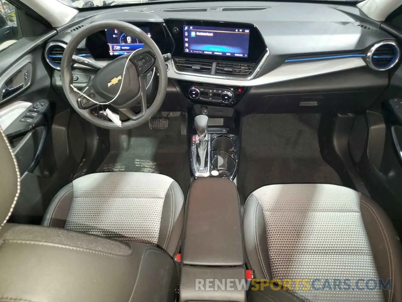 8 fotografías del automóvil dañado KL77LHEP9SC145093 CHEVROLET TRAX 2025
