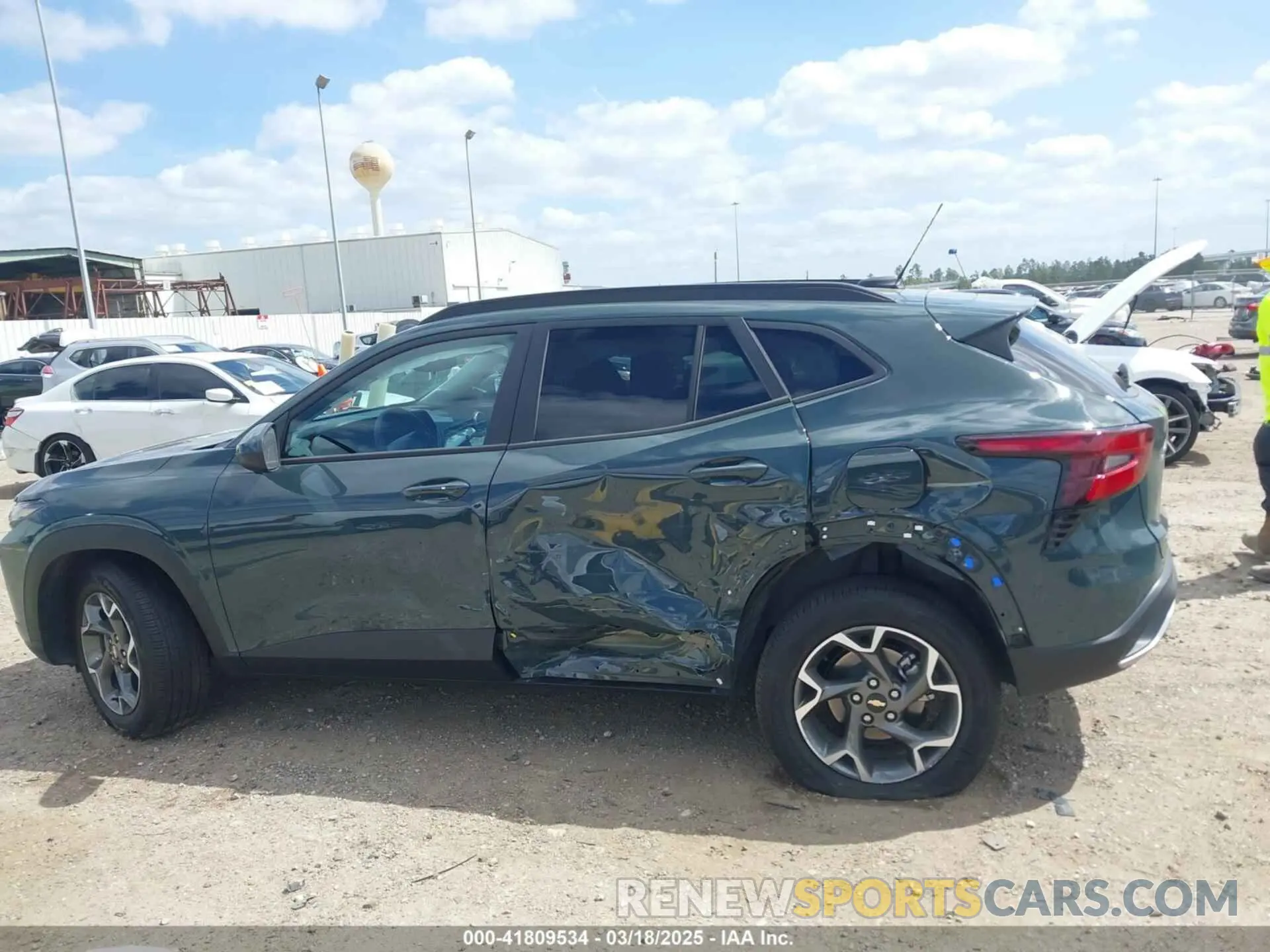 14 fotografías del automóvil dañado KL77LHEP9SC154005 CHEVROLET TRAX 2025