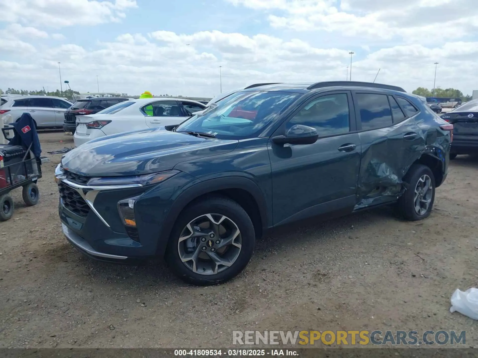 2 fotografías del automóvil dañado KL77LHEP9SC154005 CHEVROLET TRAX 2025