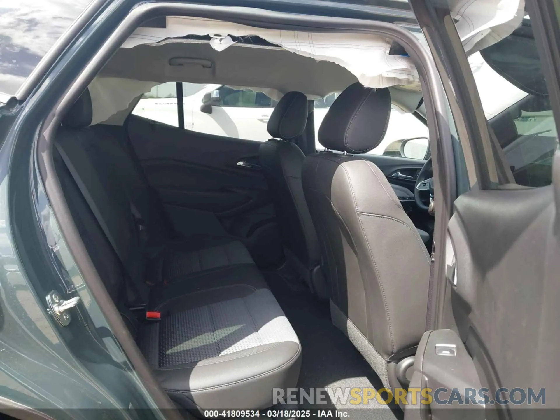 8 fotografías del automóvil dañado KL77LHEP9SC154005 CHEVROLET TRAX 2025
