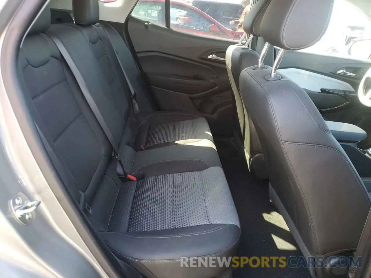 10 fotografías del automóvil dañado KL77LHEPXSC004940 CHEVROLET TRAX 2025
