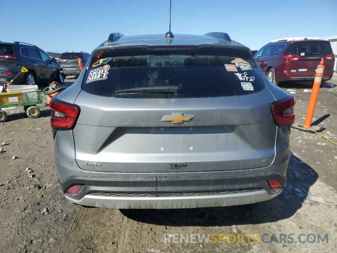 6 fotografías del automóvil dañado KL77LHEPXSC004940 CHEVROLET TRAX 2025