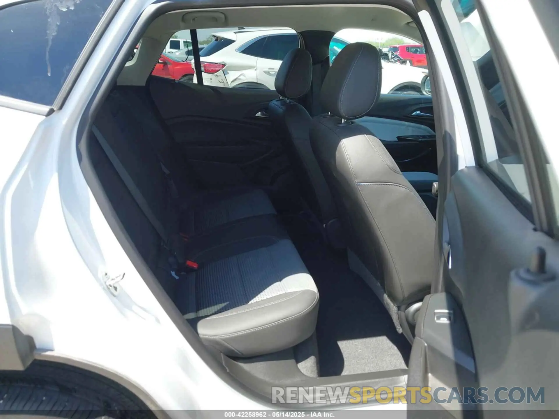 8 fotografías del automóvil dañado KL77LHEPXSC008292 CHEVROLET TRAX 2025