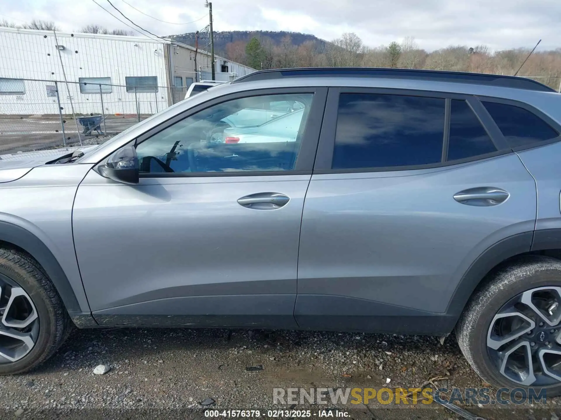 14 fotografías del automóvil dañado KL77LJEP1SC015431 CHEVROLET TRAX 2025
