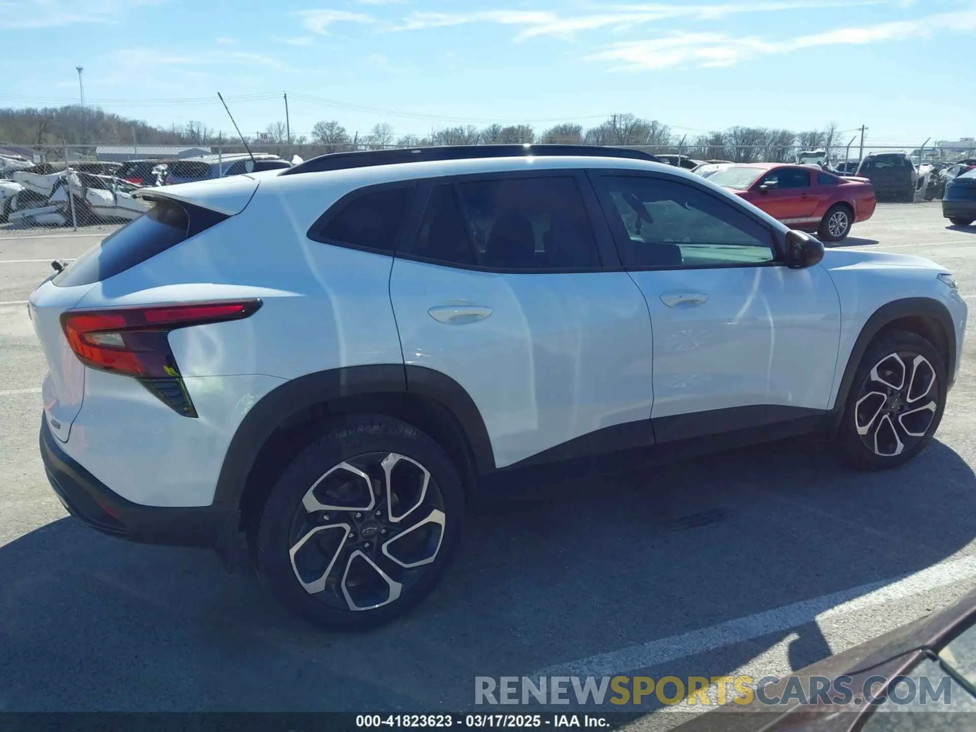 13 fotografías del automóvil dañado KL77LJEP2SC032397 CHEVROLET TRAX 2025
