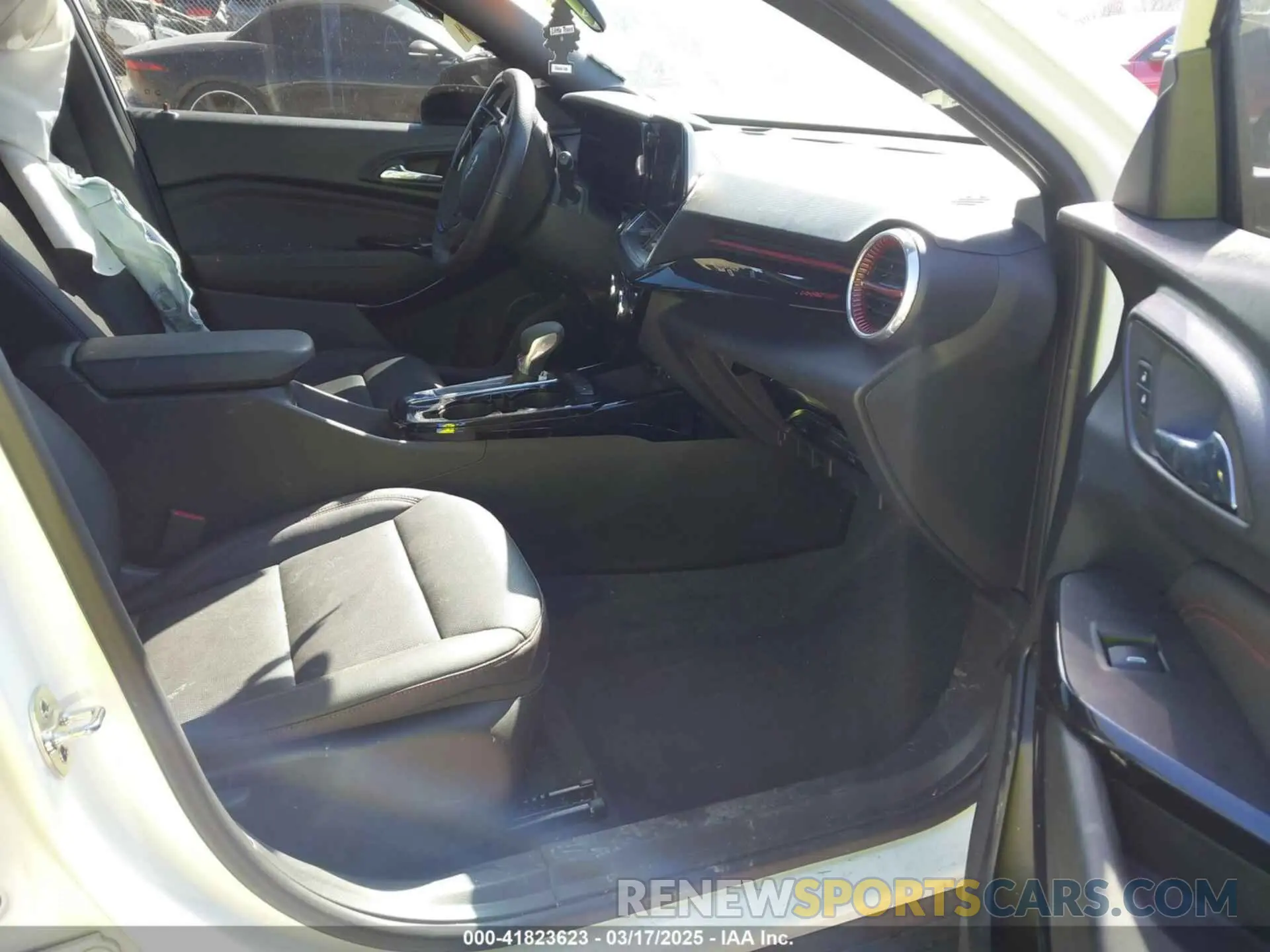 5 fotografías del automóvil dañado KL77LJEP2SC032397 CHEVROLET TRAX 2025