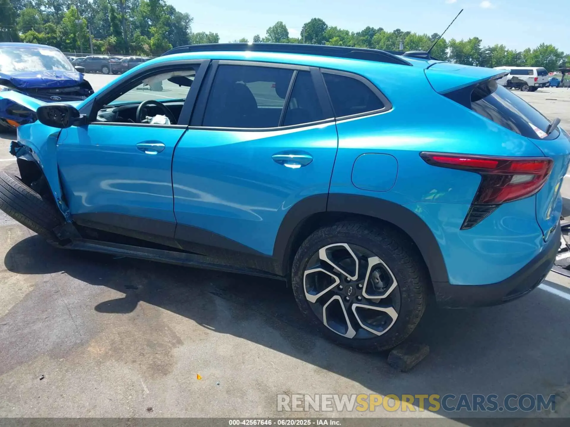 3 fotografías del automóvil dañado KL77LJEP2SC039947 CHEVROLET TRAX 2025