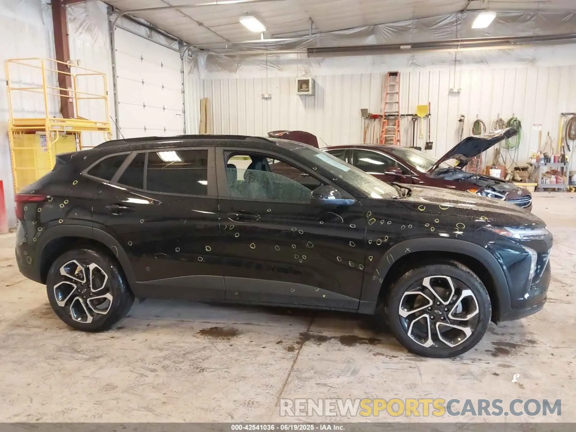 13 fotografías del automóvil dañado KL77LJEP2SC236214 CHEVROLET TRAX 2025