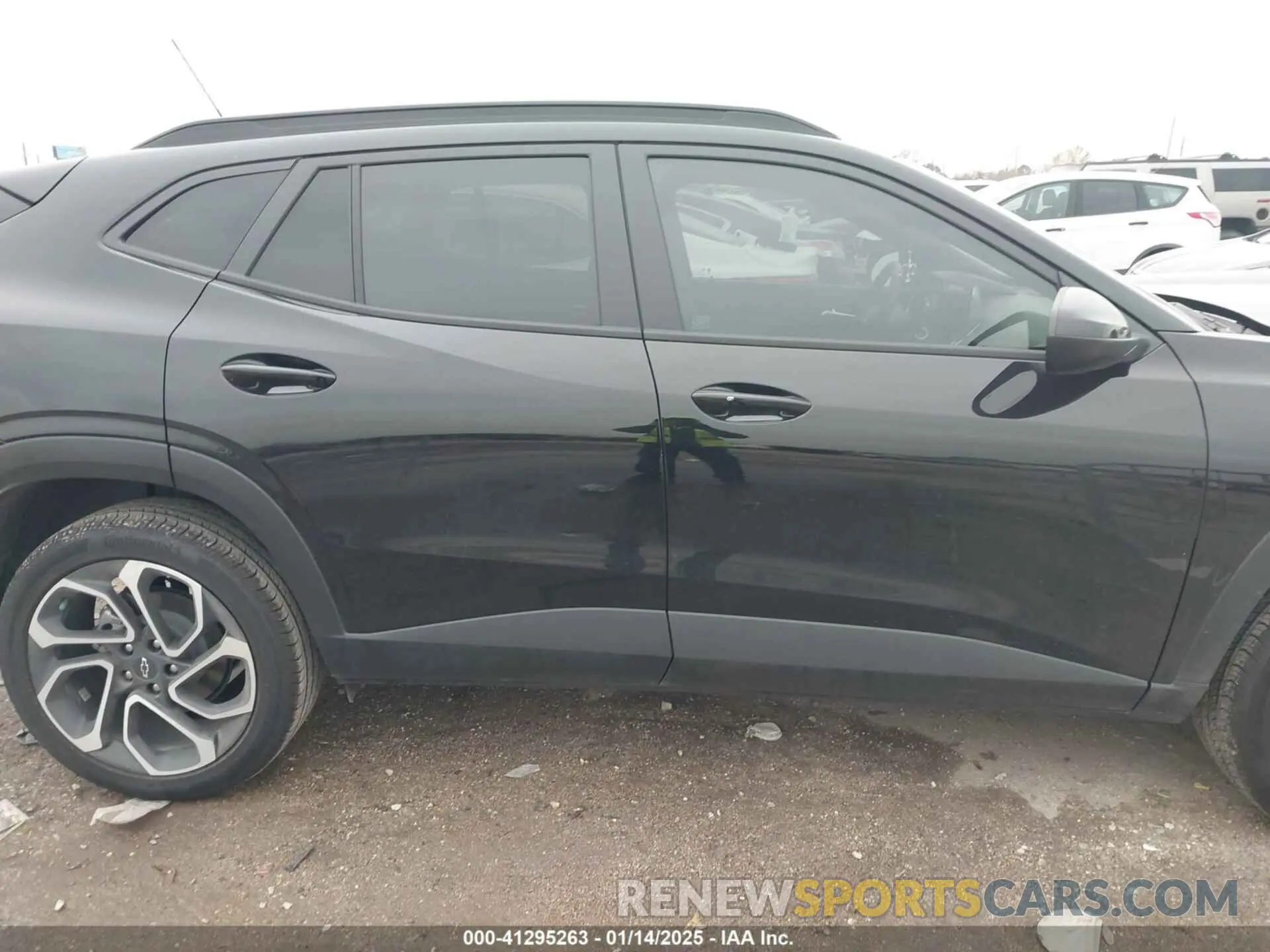 13 fotografías del automóvil dañado KL77LJEP3SC056210 CHEVROLET TRAX 2025