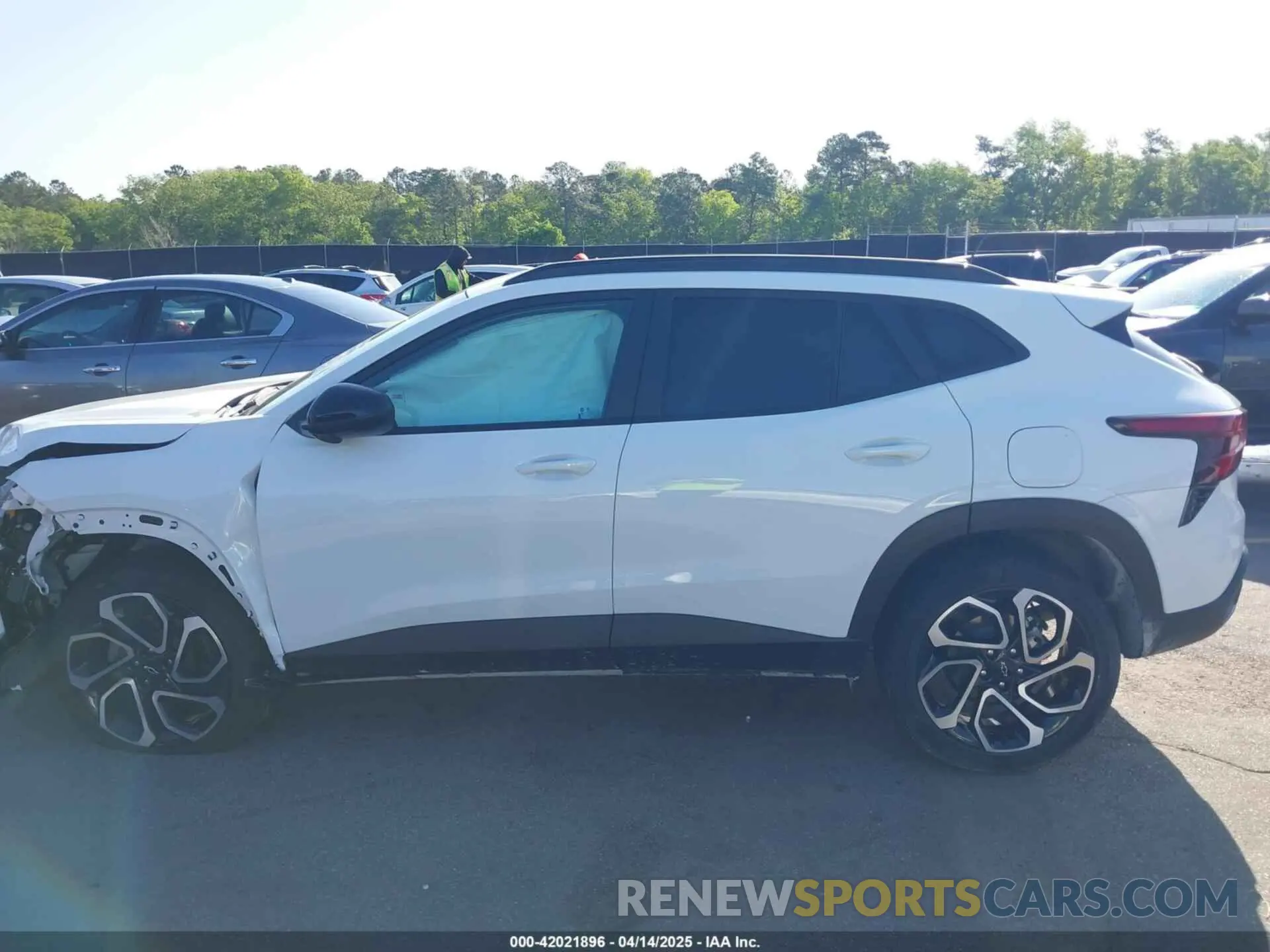 15 fotografías del automóvil dañado KL77LJEP3SC099073 CHEVROLET TRAX 2025