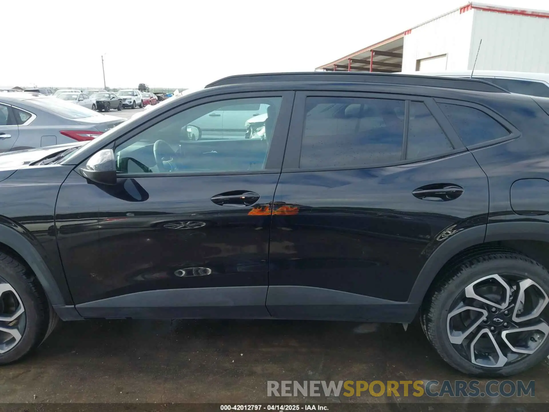 15 fotografías del automóvil dañado KL77LJEP5SC019885 CHEVROLET TRAX 2025