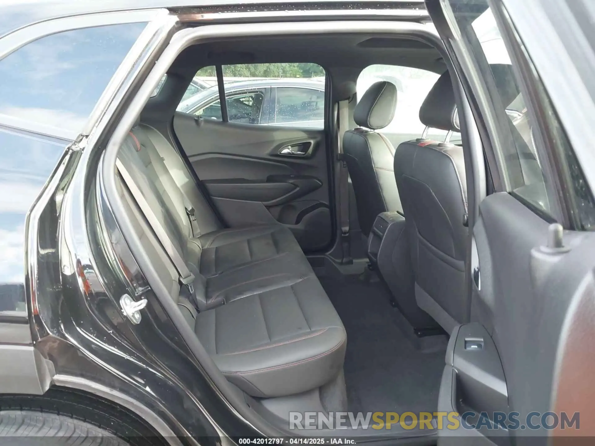 8 fotografías del automóvil dañado KL77LJEP5SC019885 CHEVROLET TRAX 2025