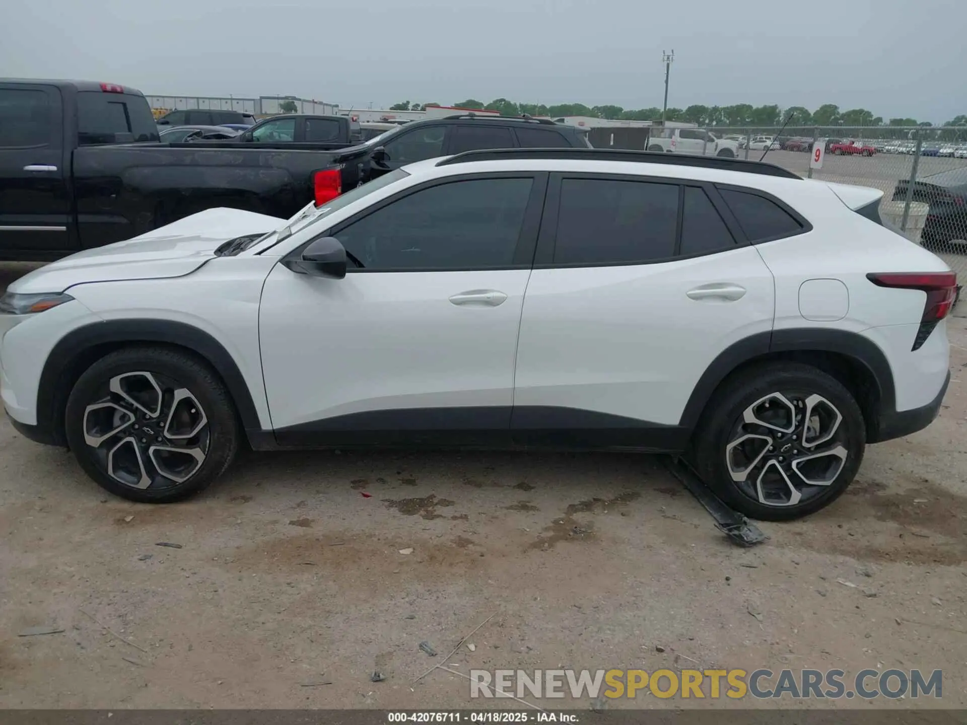 14 fotografías del automóvil dañado KL77LJEP5SC036783 CHEVROLET TRAX 2025