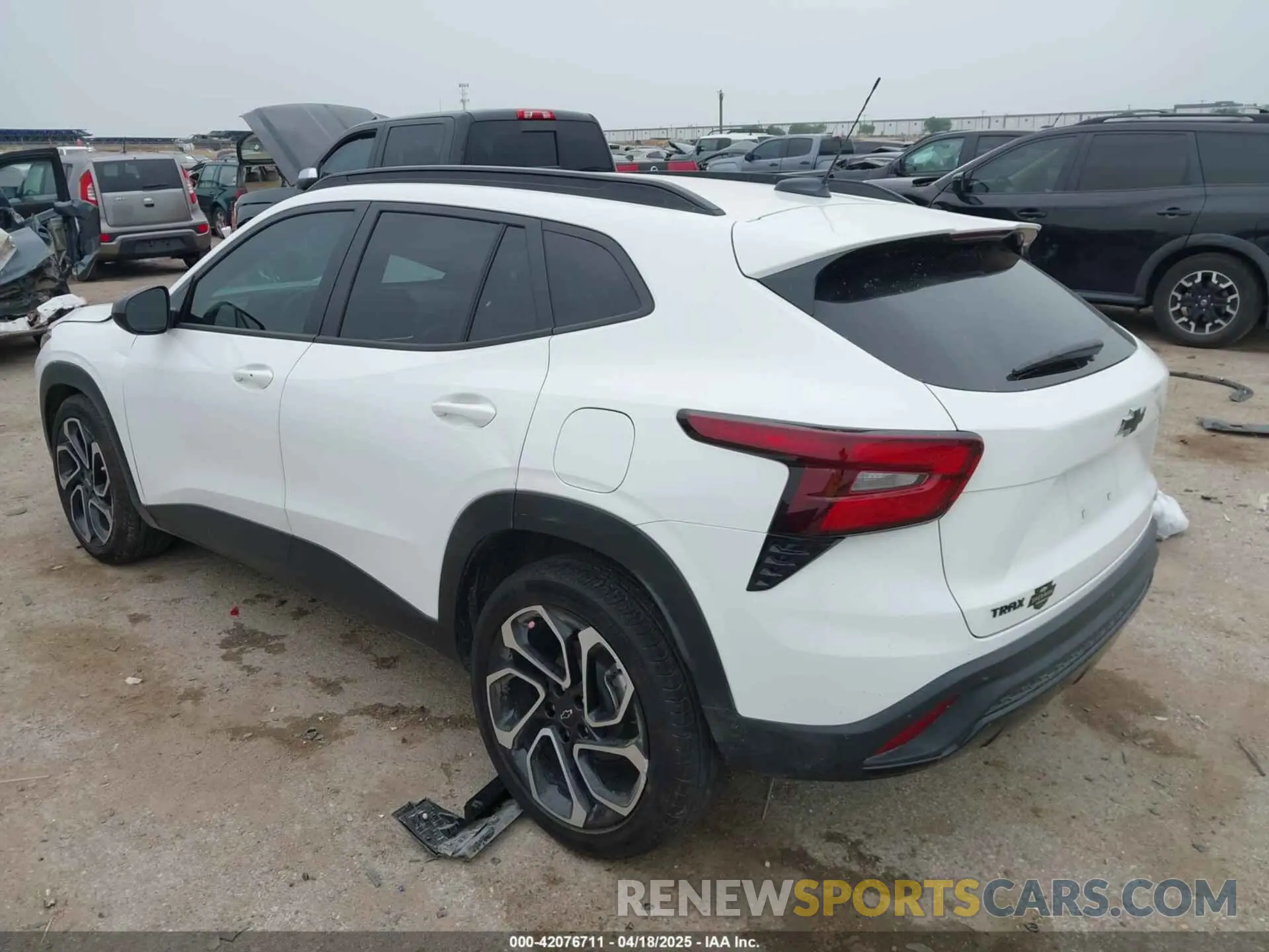 3 fotografías del automóvil dañado KL77LJEP5SC036783 CHEVROLET TRAX 2025