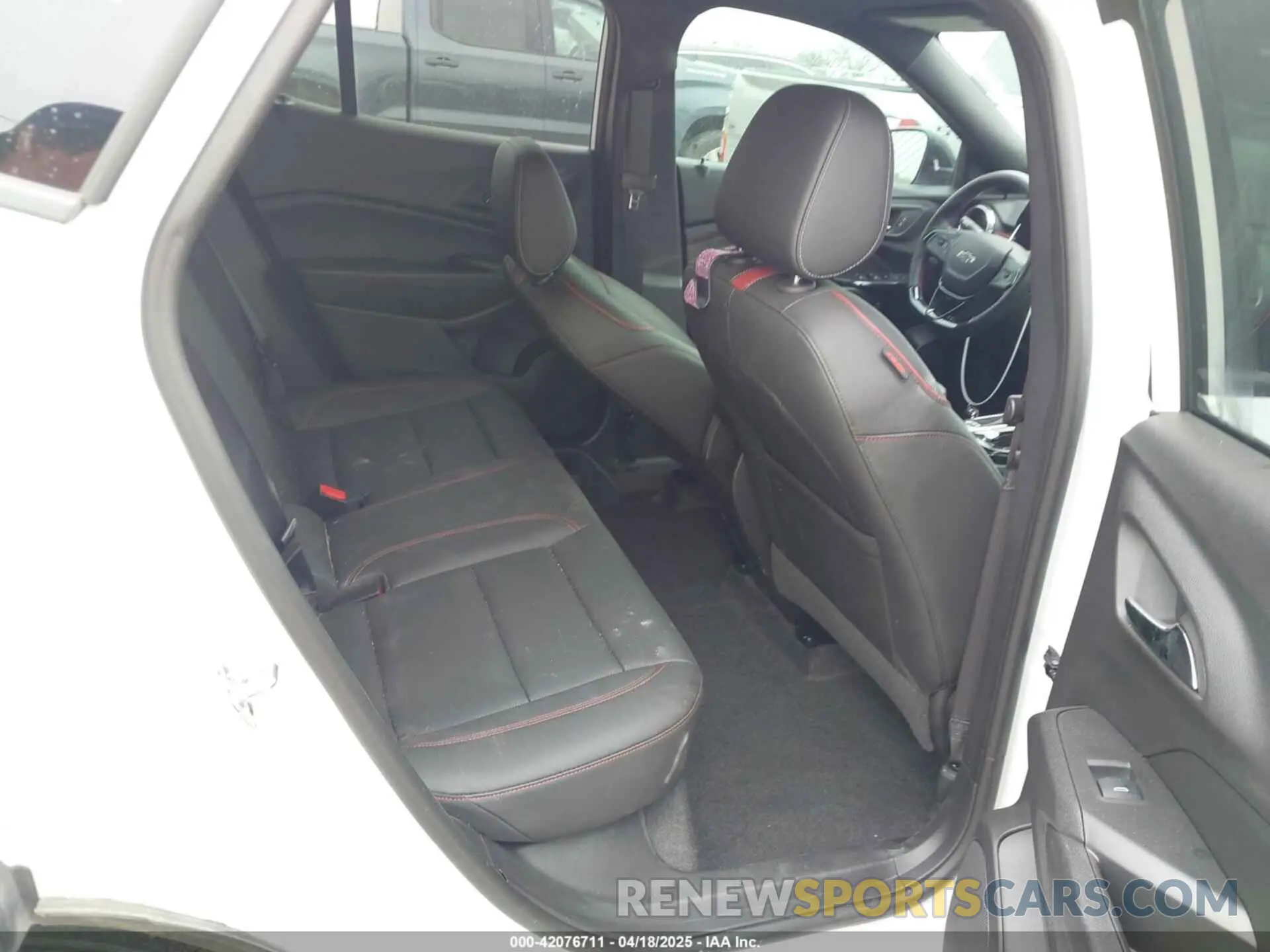 8 fotografías del automóvil dañado KL77LJEP5SC036783 CHEVROLET TRAX 2025