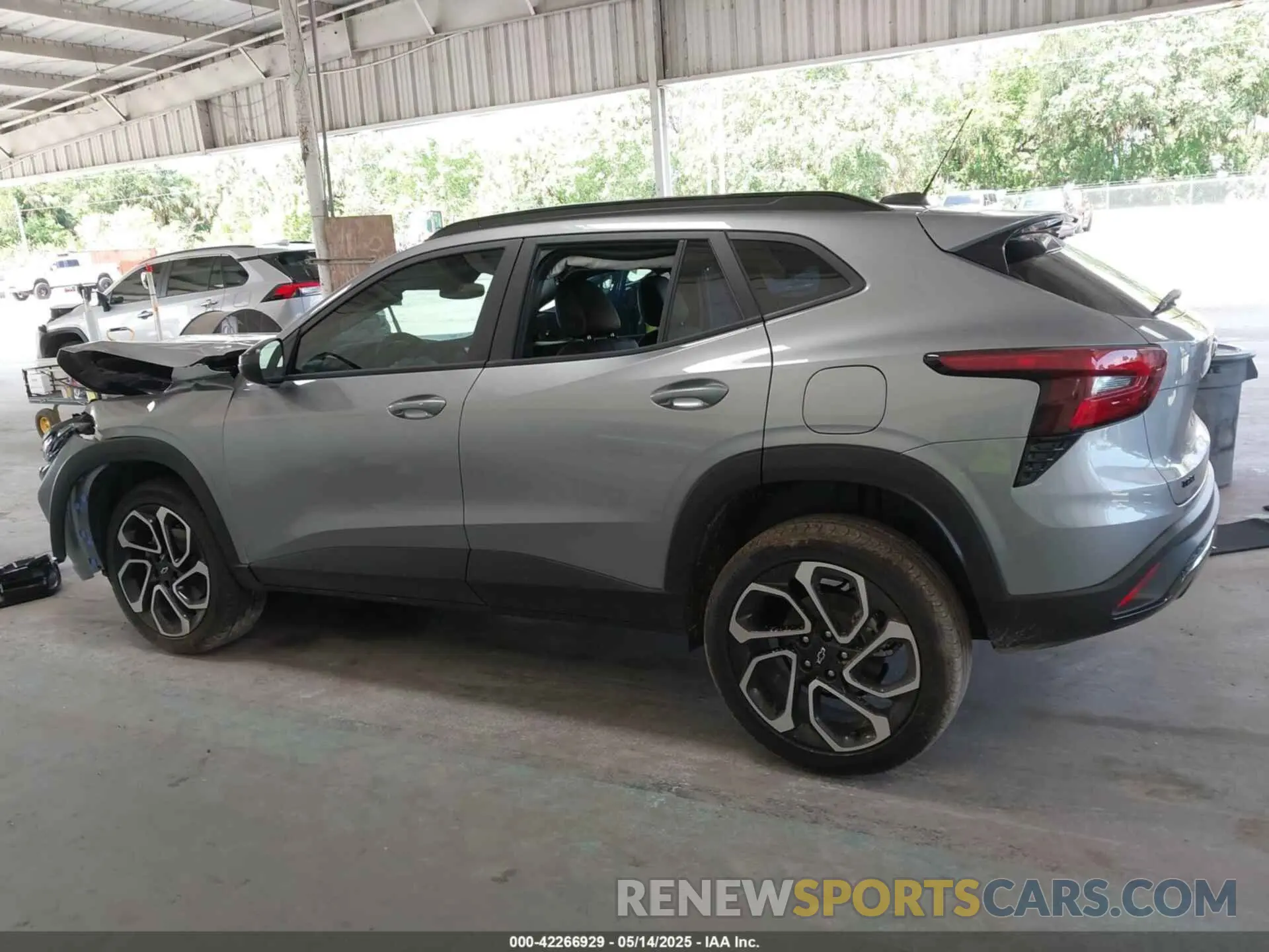 15 fotografías del automóvil dañado KL77LJEPXSC163836 CHEVROLET TRAX 2025