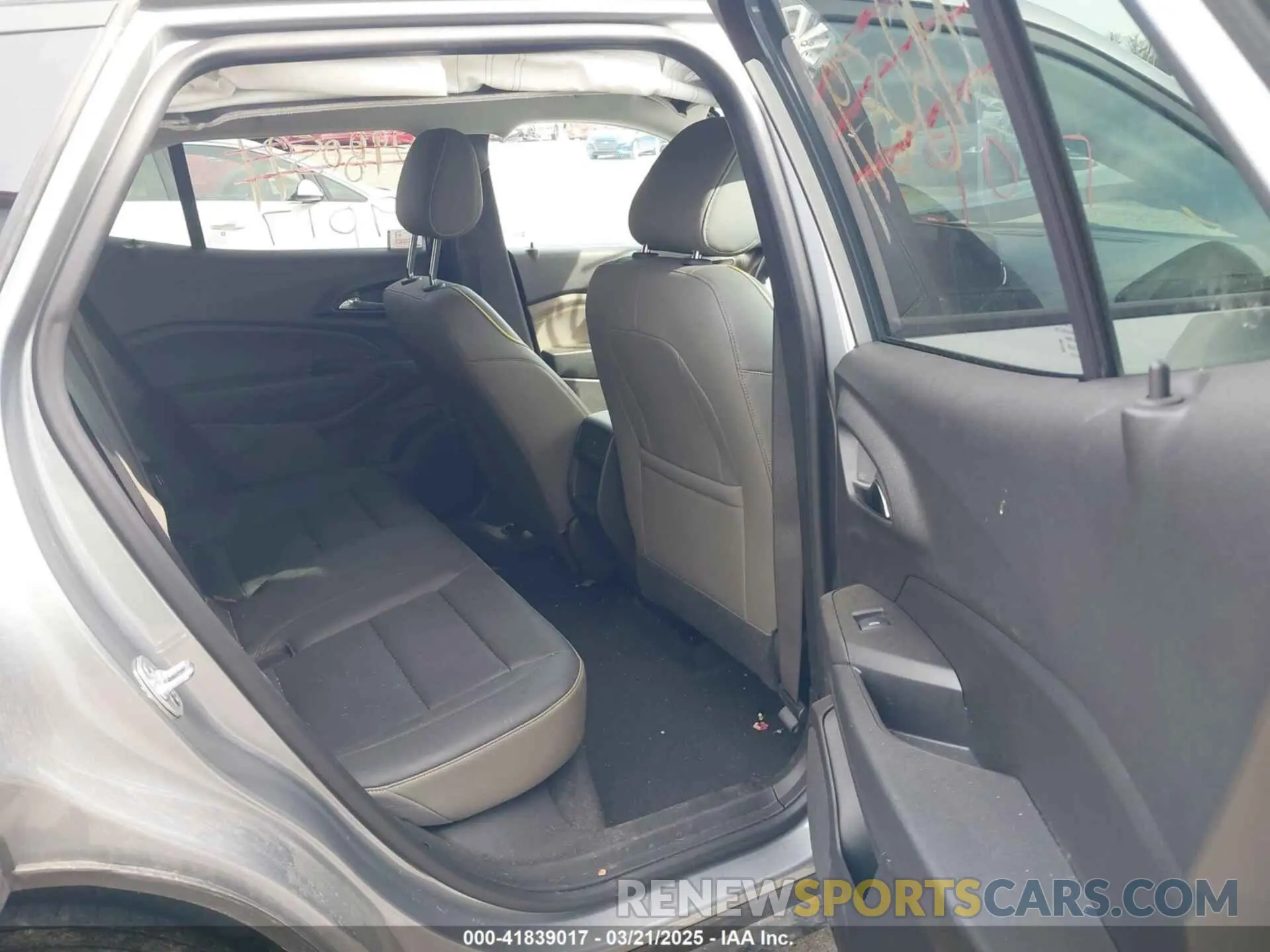 8 fotografías del automóvil dañado KL77LKEP0SC091907 CHEVROLET TRAX 2025