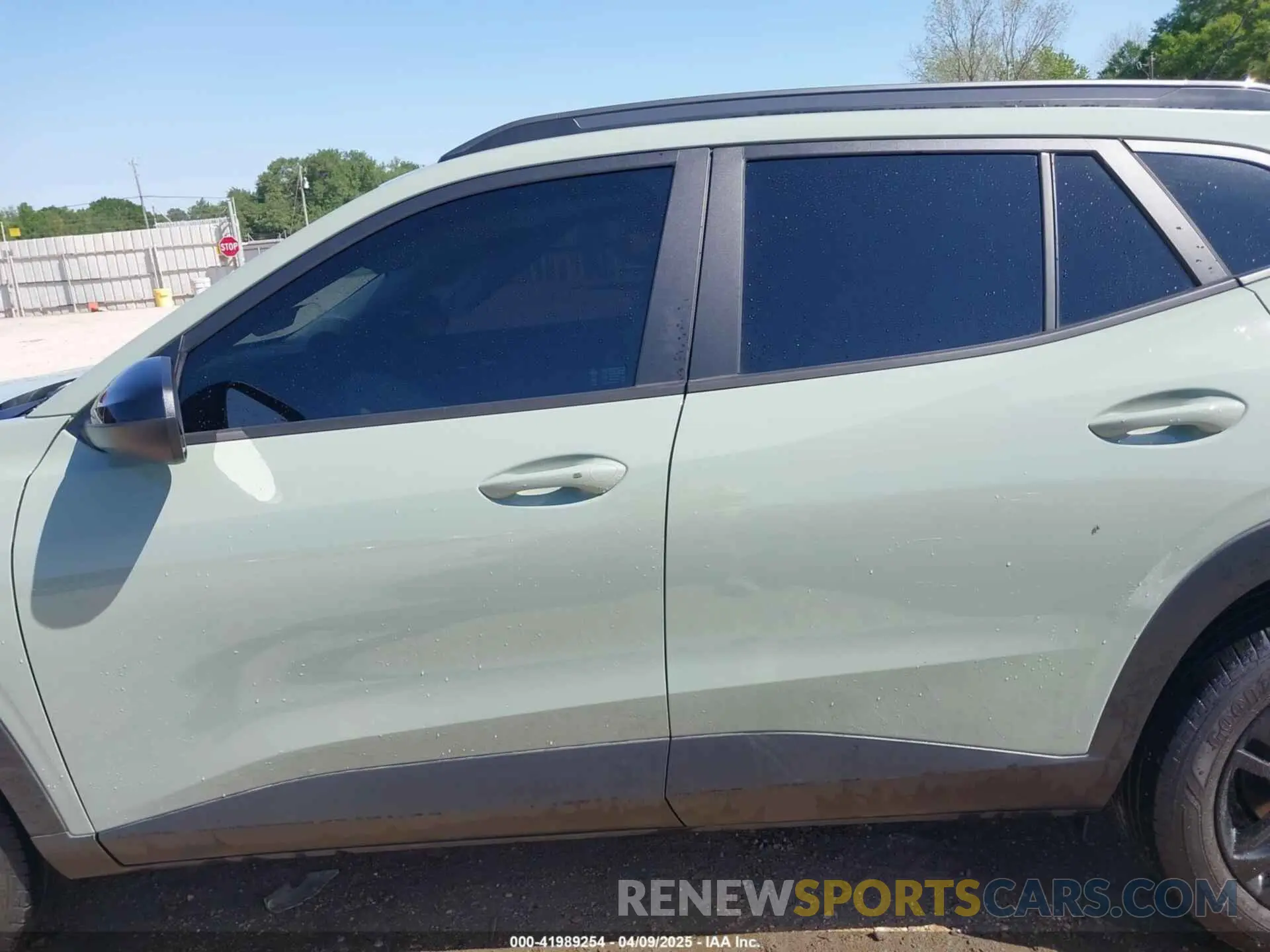 14 fotografías del automóvil dañado KL77LKEP1SC004435 CHEVROLET TRAX 2025