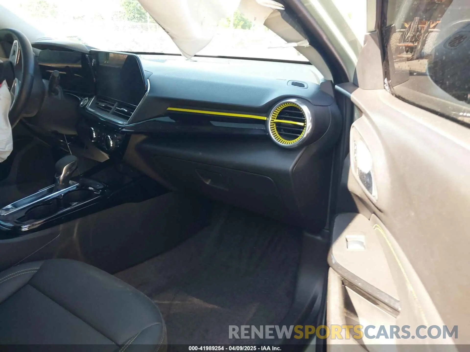 5 fotografías del automóvil dañado KL77LKEP1SC004435 CHEVROLET TRAX 2025