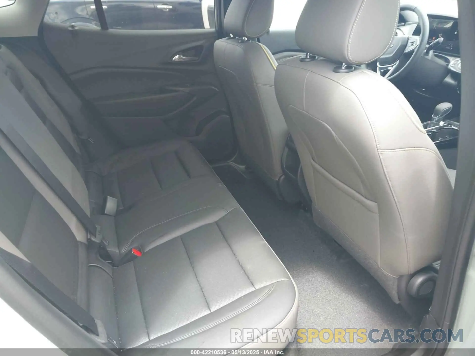8 fotografías del automóvil dañado KL77LKEP2SC210881 CHEVROLET TRAX 2025