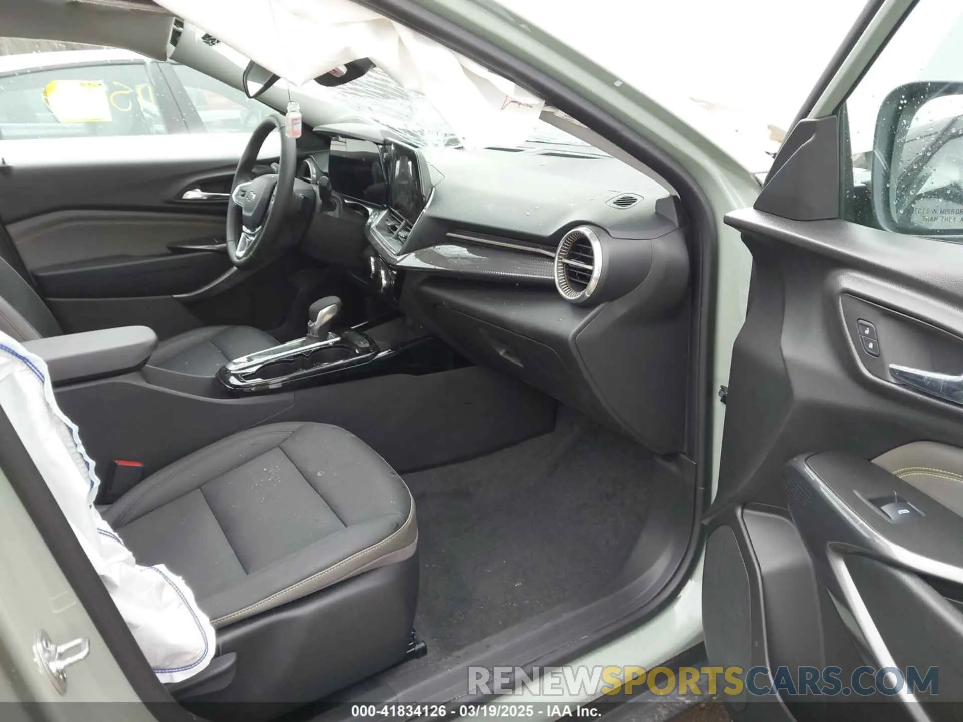 5 fotografías del automóvil dañado KL77LKEP3SC088127 CHEVROLET TRAX 2025