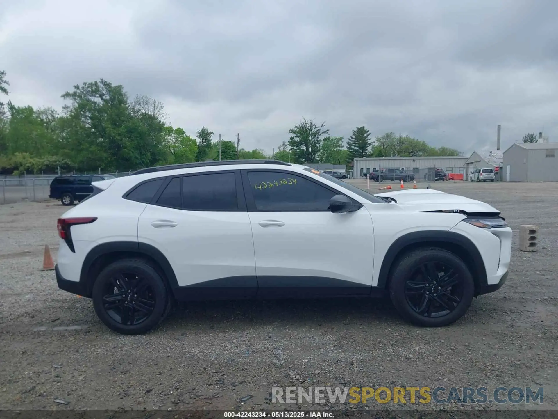 13 fotografías del automóvil dañado KL77LKEP4SC086886 CHEVROLET TRAX 2025