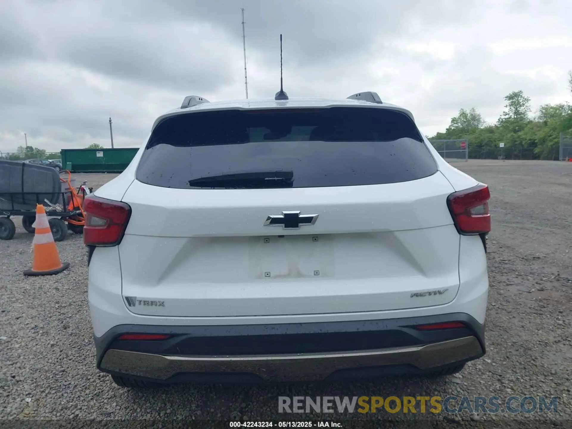 16 fotografías del automóvil dañado KL77LKEP4SC086886 CHEVROLET TRAX 2025