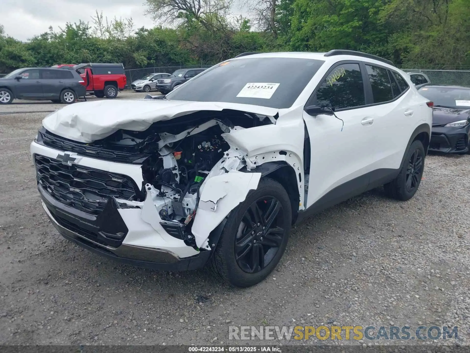 2 fotografías del automóvil dañado KL77LKEP4SC086886 CHEVROLET TRAX 2025