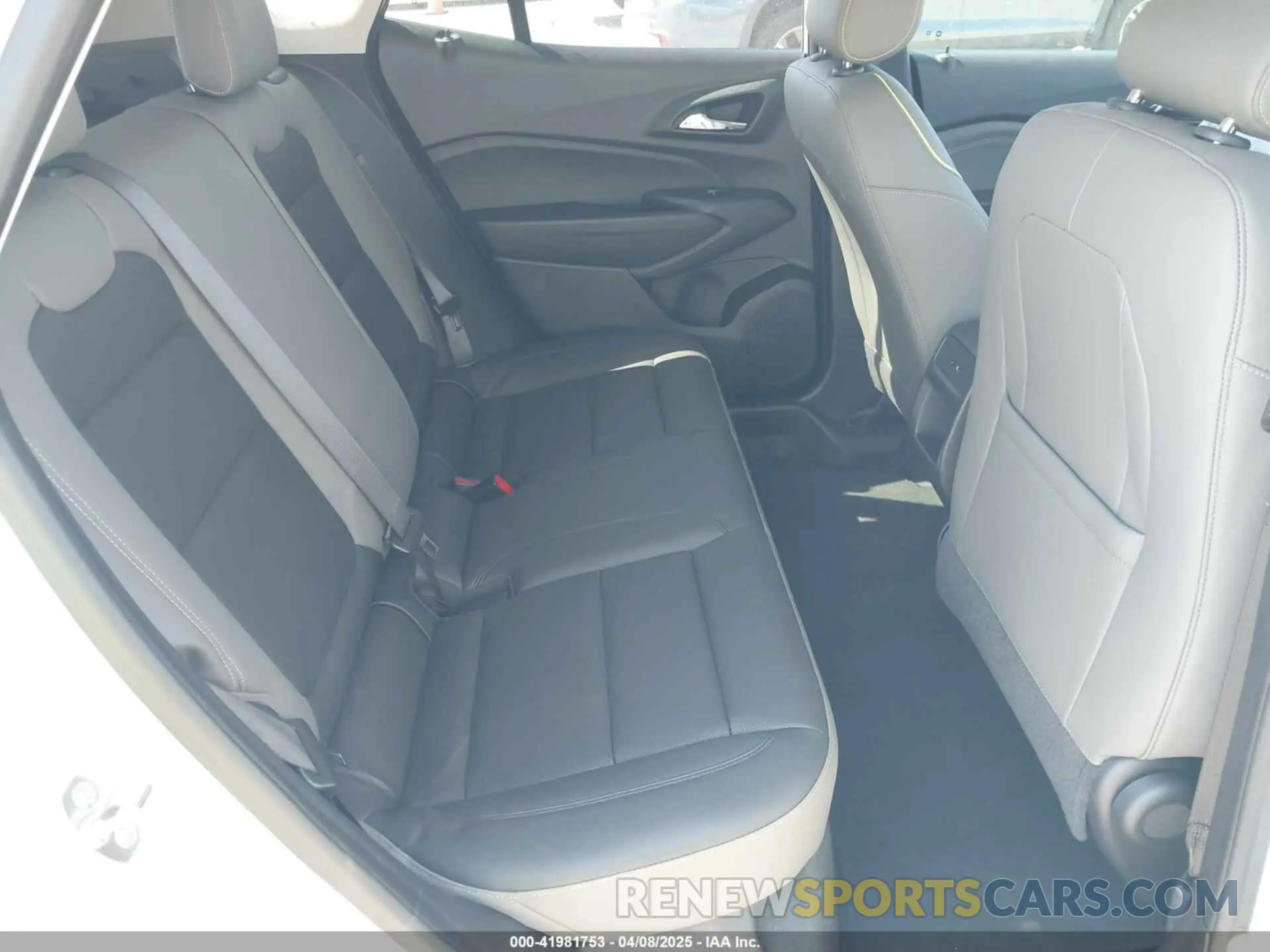 8 fotografías del automóvil dañado KL77LKEP4SC104061 CHEVROLET TRAX 2025