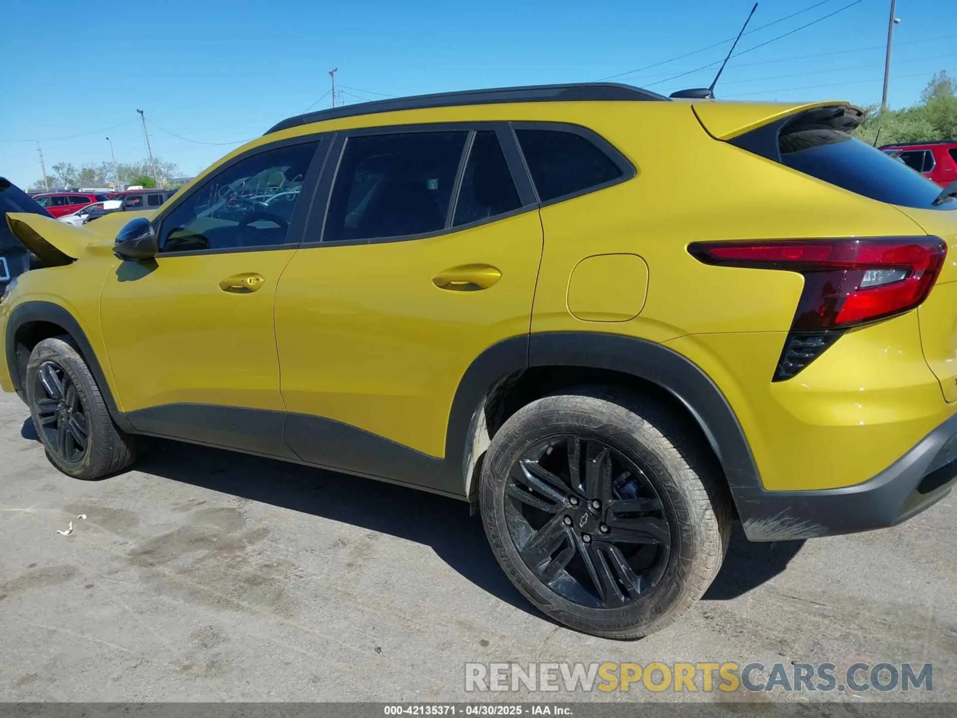 14 fotografías del automóvil dañado KL77LKEP4SC106926 CHEVROLET TRAX 2025