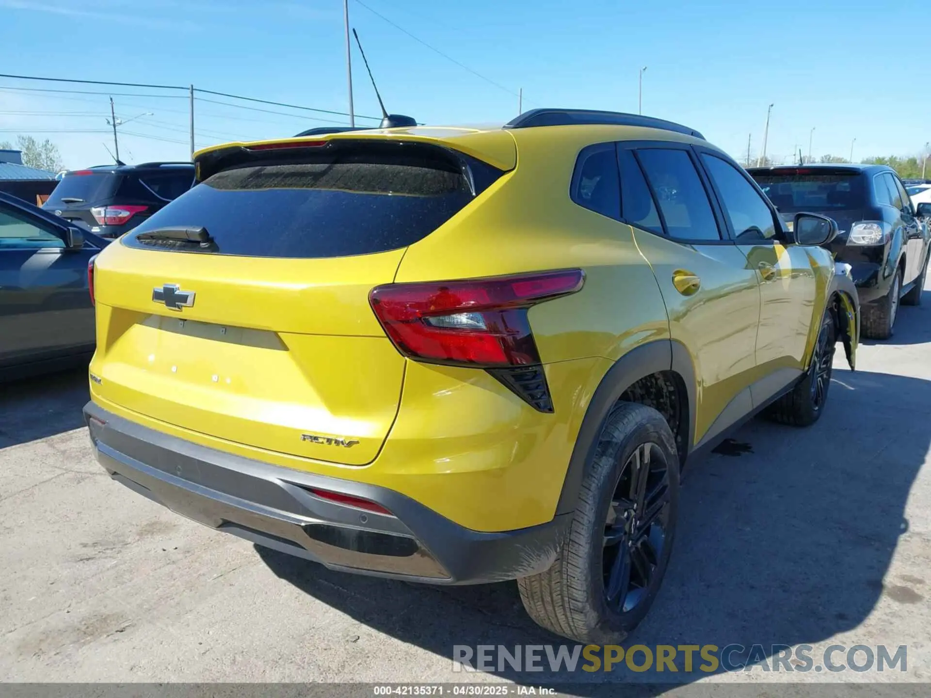 4 fotografías del automóvil dañado KL77LKEP4SC106926 CHEVROLET TRAX 2025