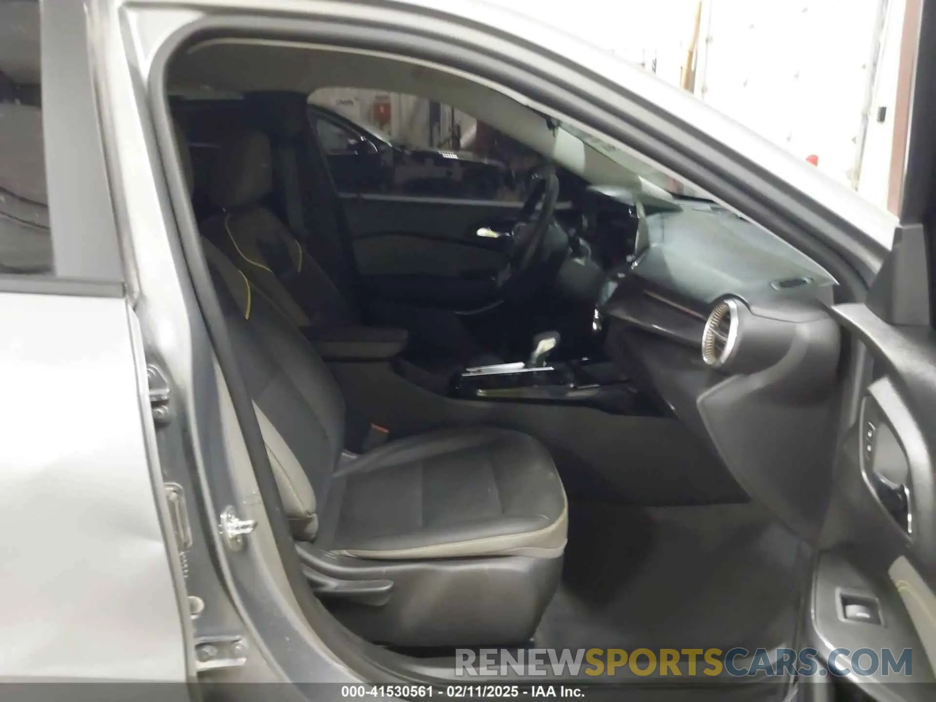 5 fotografías del automóvil dañado KL77LKEP5SC066582 CHEVROLET TRAX 2025