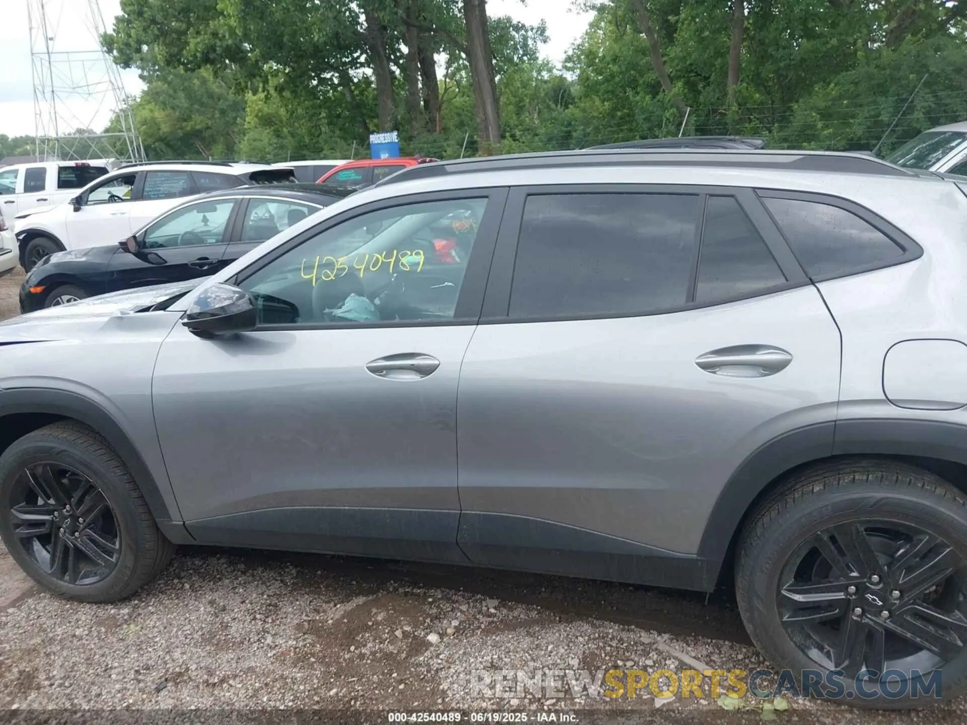 14 fotografías del automóvil dañado KL77LKEP5SC287809 CHEVROLET TRAX 2025