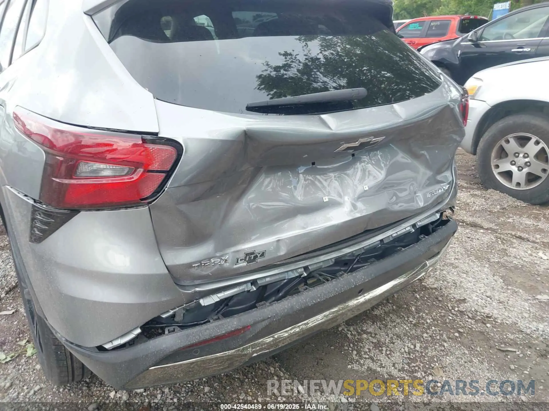 6 fotografías del automóvil dañado KL77LKEP5SC287809 CHEVROLET TRAX 2025
