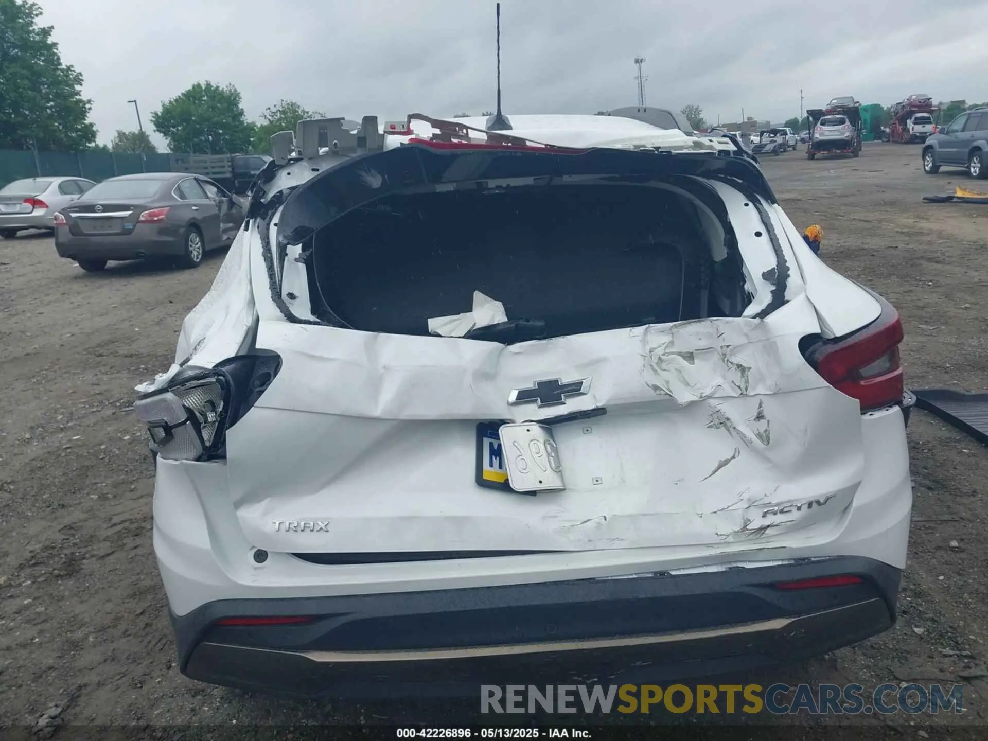 15 fotografías del automóvil dañado KL77LKEP9SC025856 CHEVROLET TRAX 2025