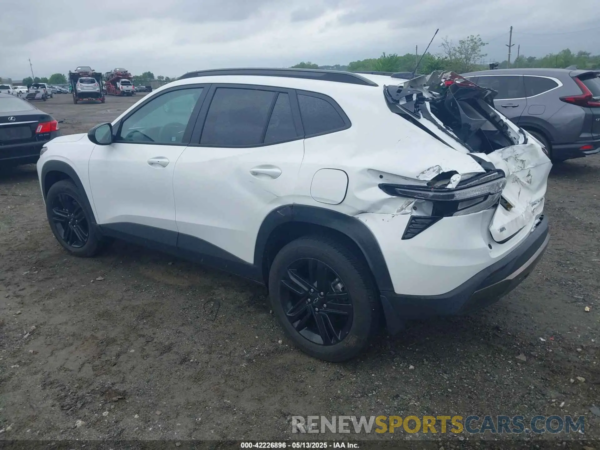 3 fotografías del automóvil dañado KL77LKEP9SC025856 CHEVROLET TRAX 2025