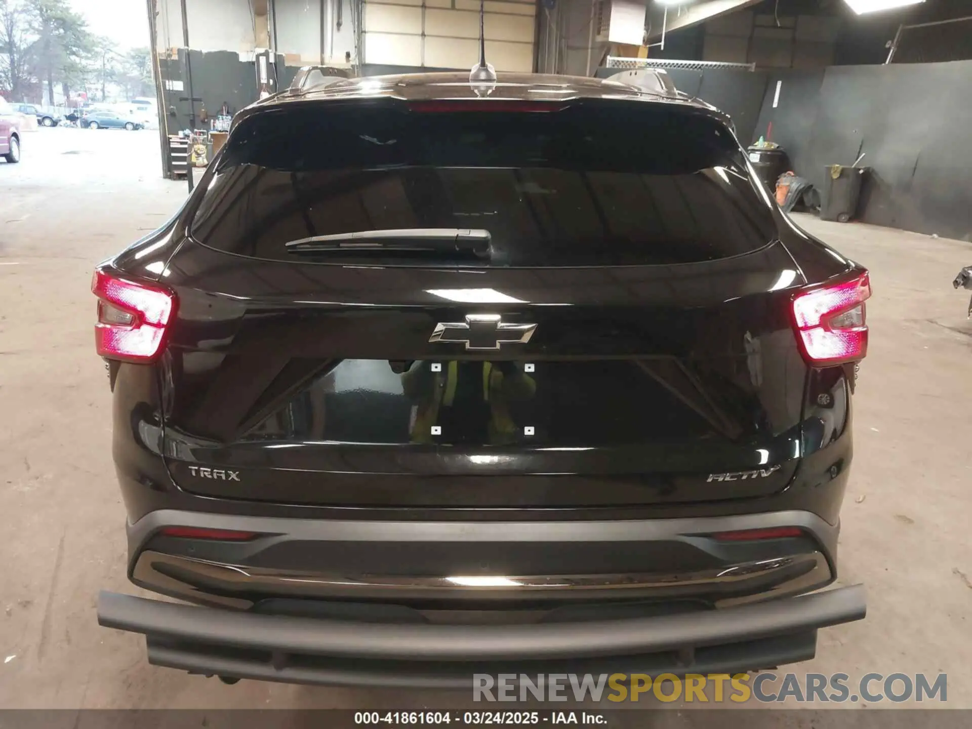 17 fotografías del automóvil dañado KL77LKEP9SC102726 CHEVROLET TRAX 2025