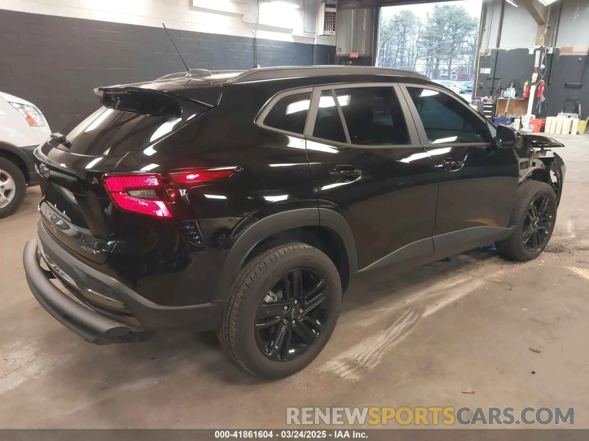 4 fotografías del automóvil dañado KL77LKEP9SC102726 CHEVROLET TRAX 2025
