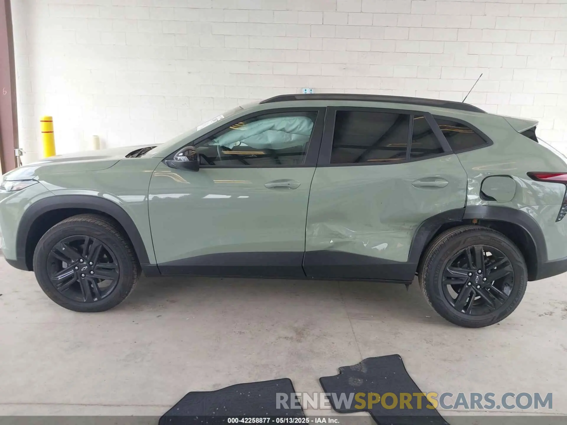 14 fotografías del automóvil dañado KL77LKEP9SC127187 CHEVROLET TRAX 2025
