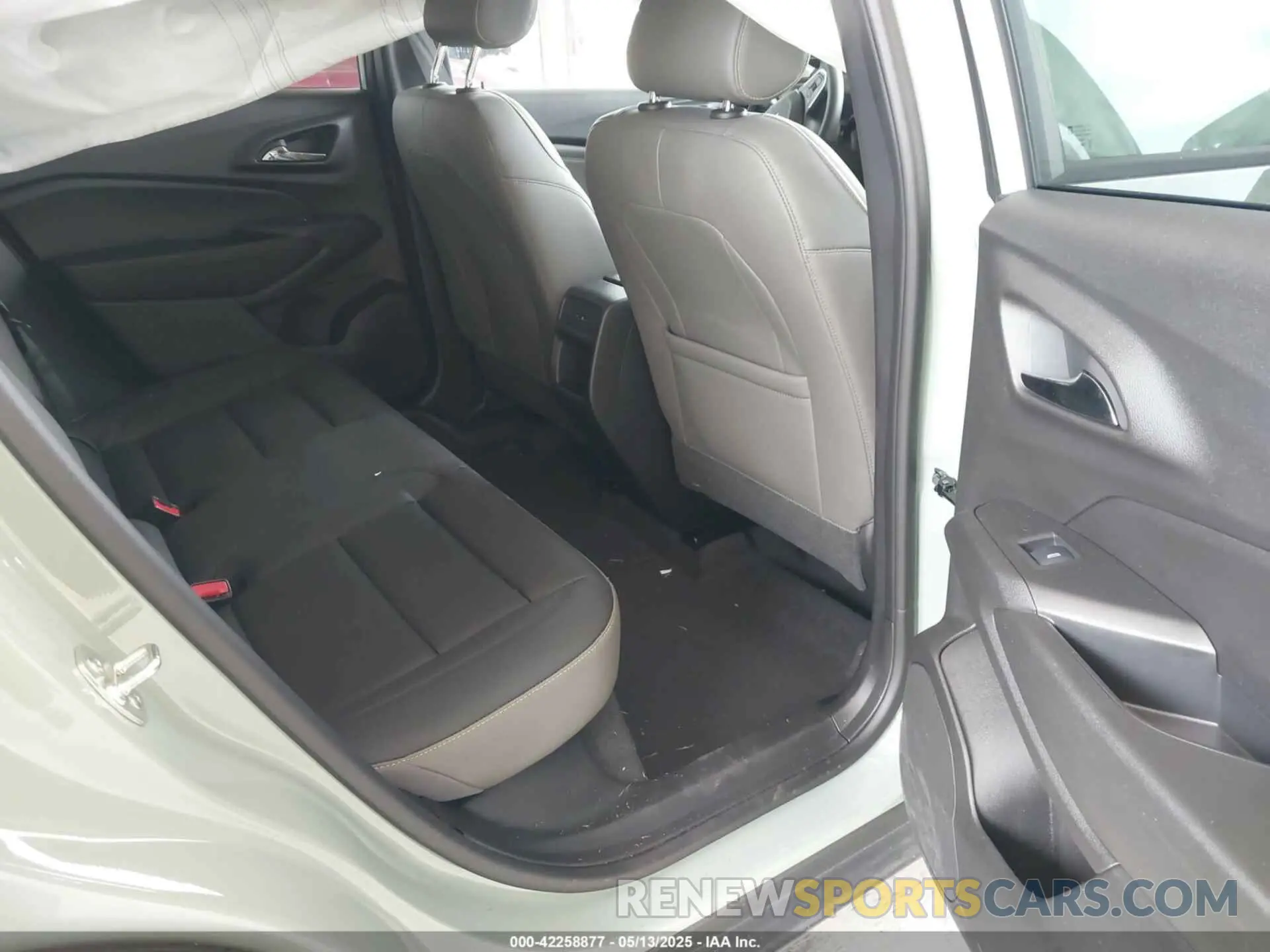8 fotografías del automóvil dañado KL77LKEP9SC127187 CHEVROLET TRAX 2025
