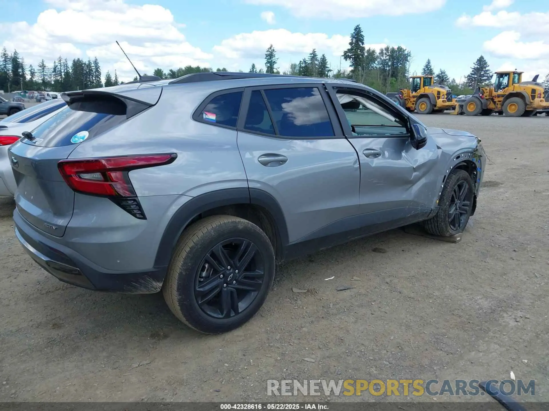 4 fotografías del automóvil dañado KL77LKEPXSC004790 CHEVROLET TRAX 2025
